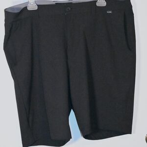 Travis Mathew Golf Shorts Men's Black. Size 36